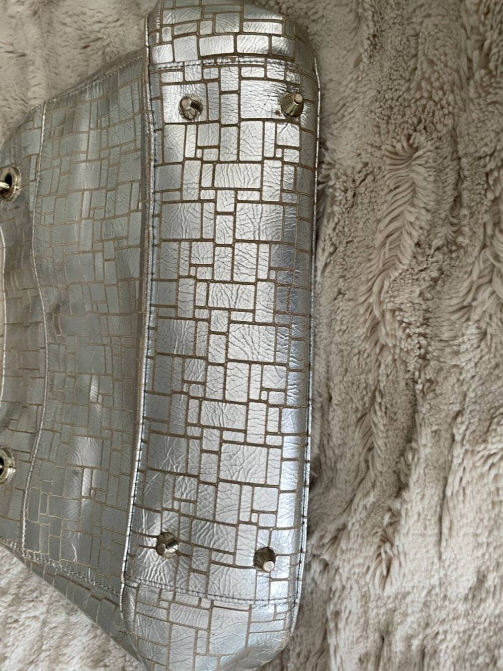 Elaine Turner Metallic Silver Leather Shoulder Bag with Tortoise Accents - Picture 3 of 11